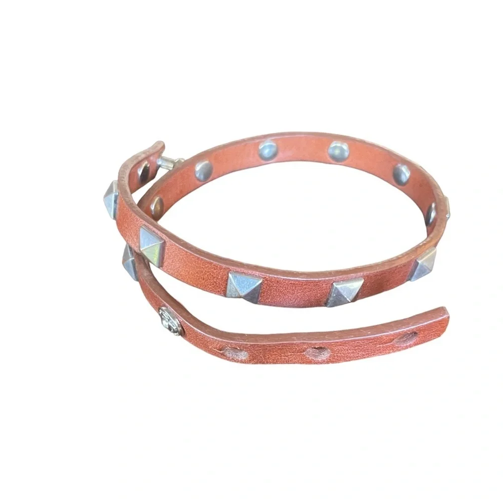 Stella & Dot women’s brown leather wrap bracelet with silver hardware on band - Picture 4 of 4